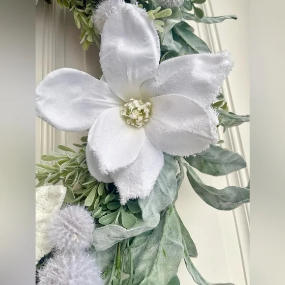 Chic Handcrafted Winter Wreath